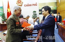 Phó Thủ tướng Vũ Đức Đam tiếp Đoàn đại biểu người có công tỉnh Khánh Hòa 